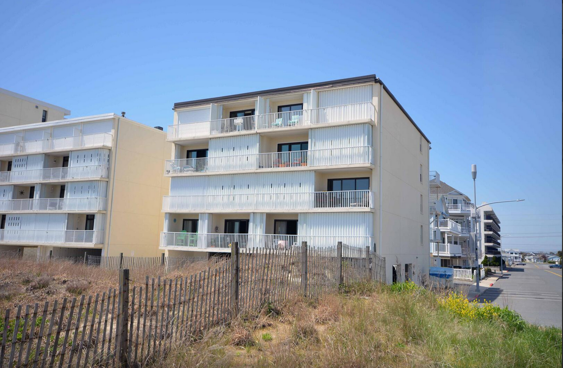 Resort Breakwater One